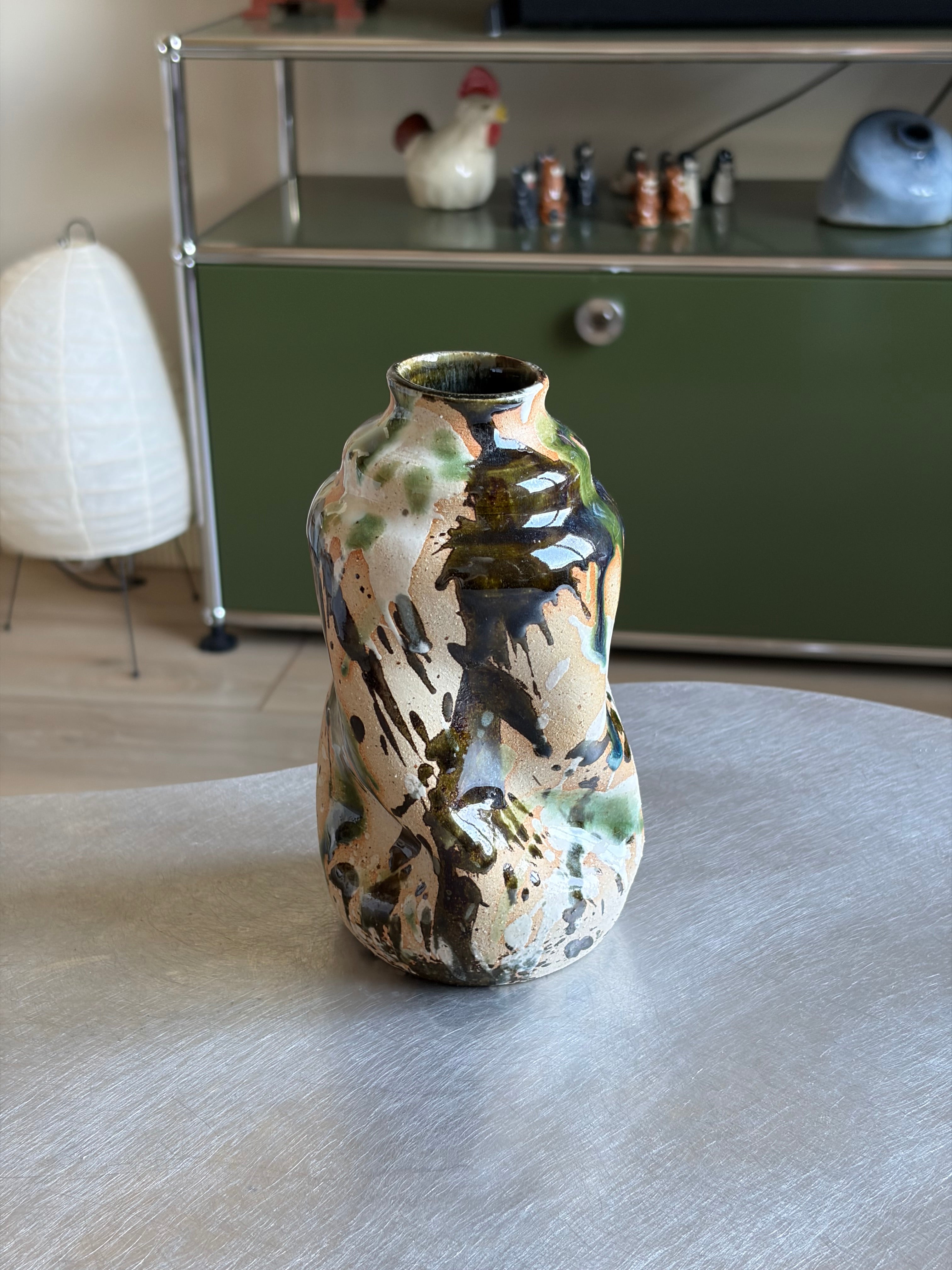 Warped Vase — Splash №1