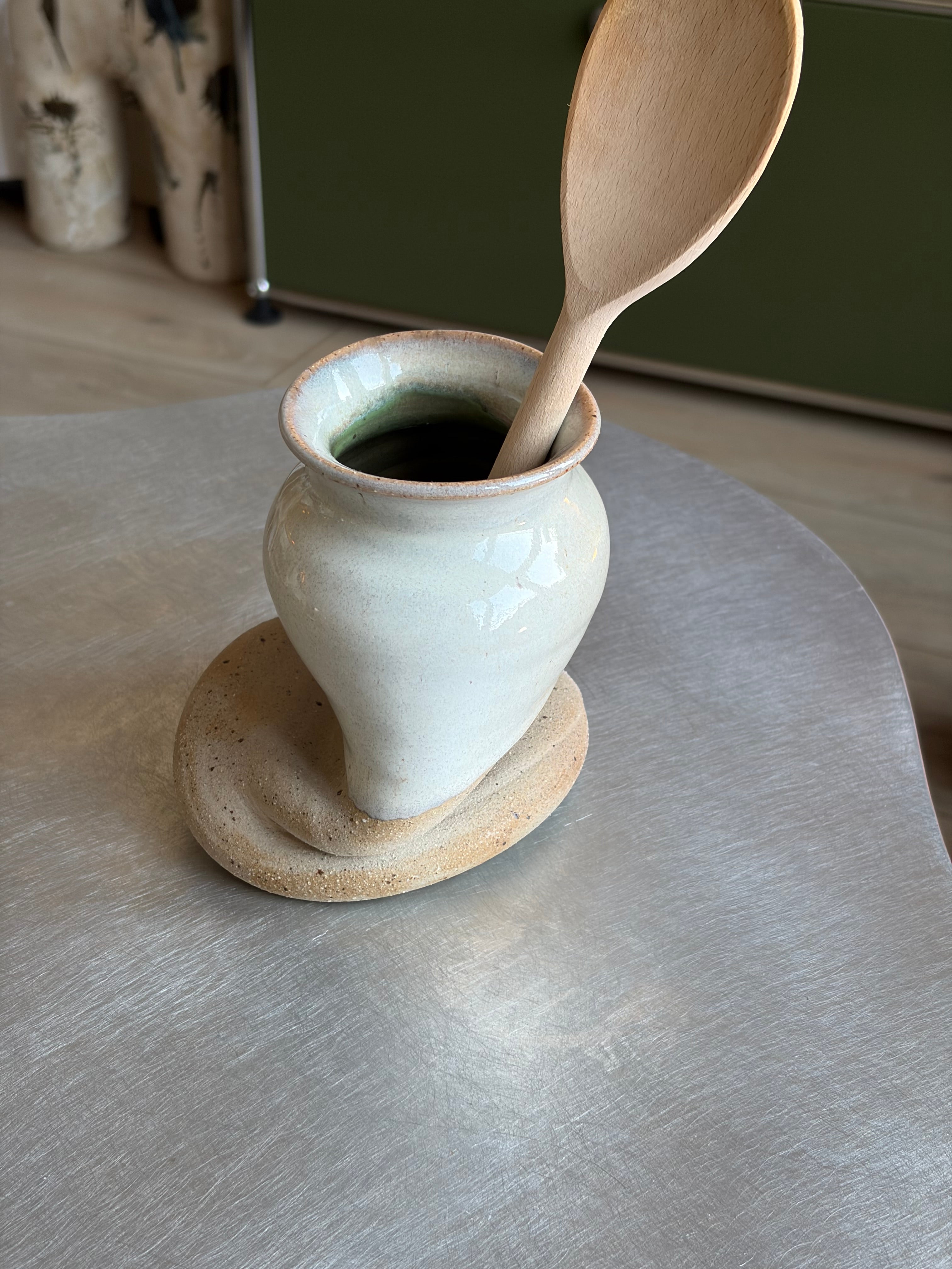 Warped Vase — White