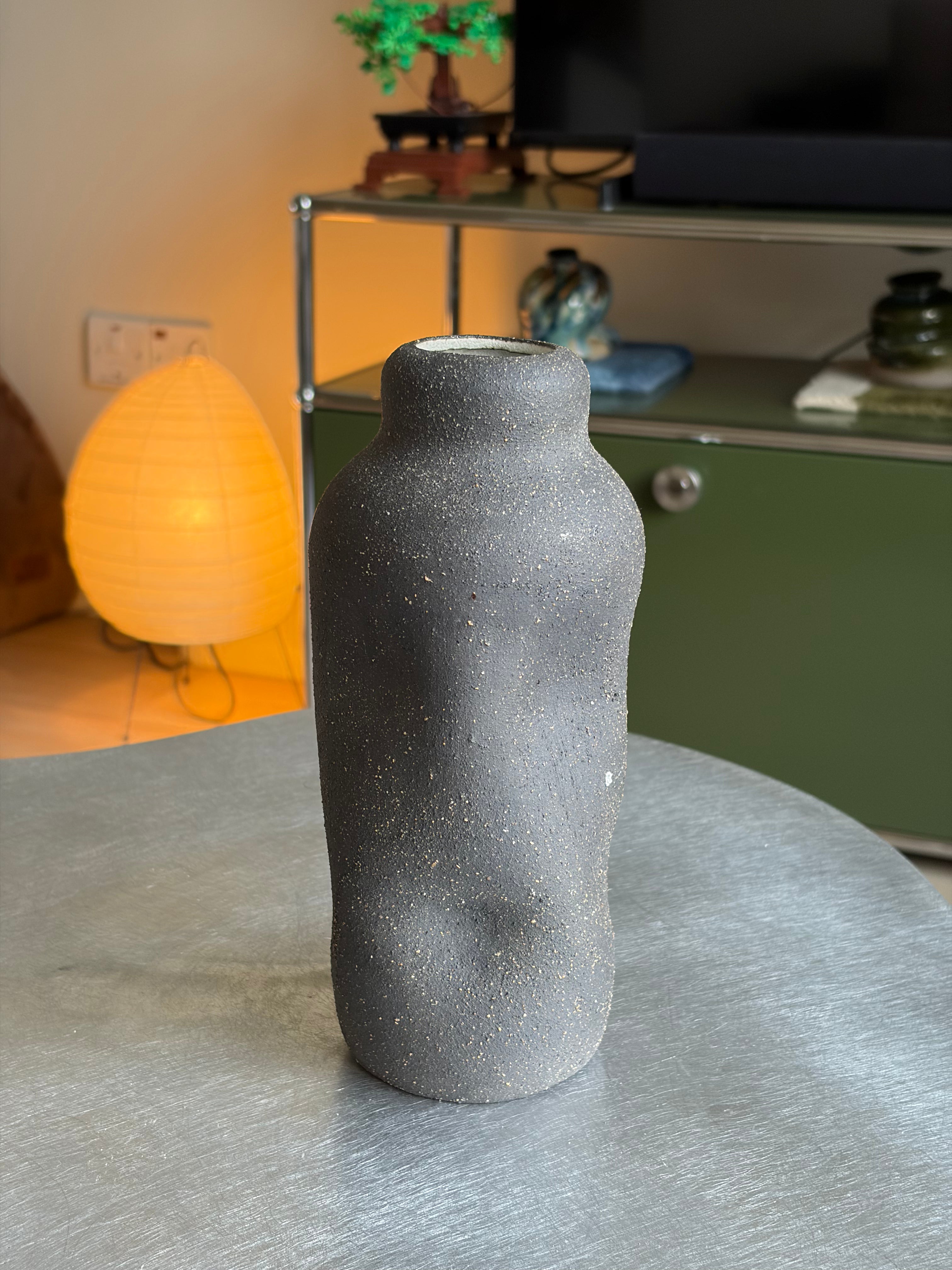 Archive Warped Vase — Black Raw
