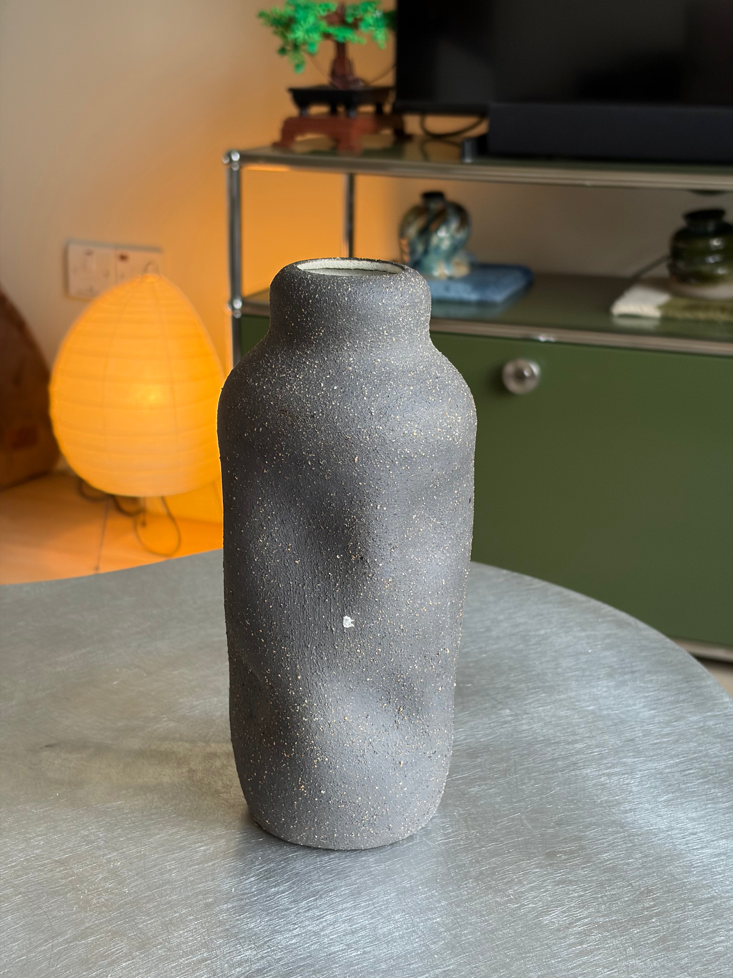 Archive Warped Vase — Black Raw