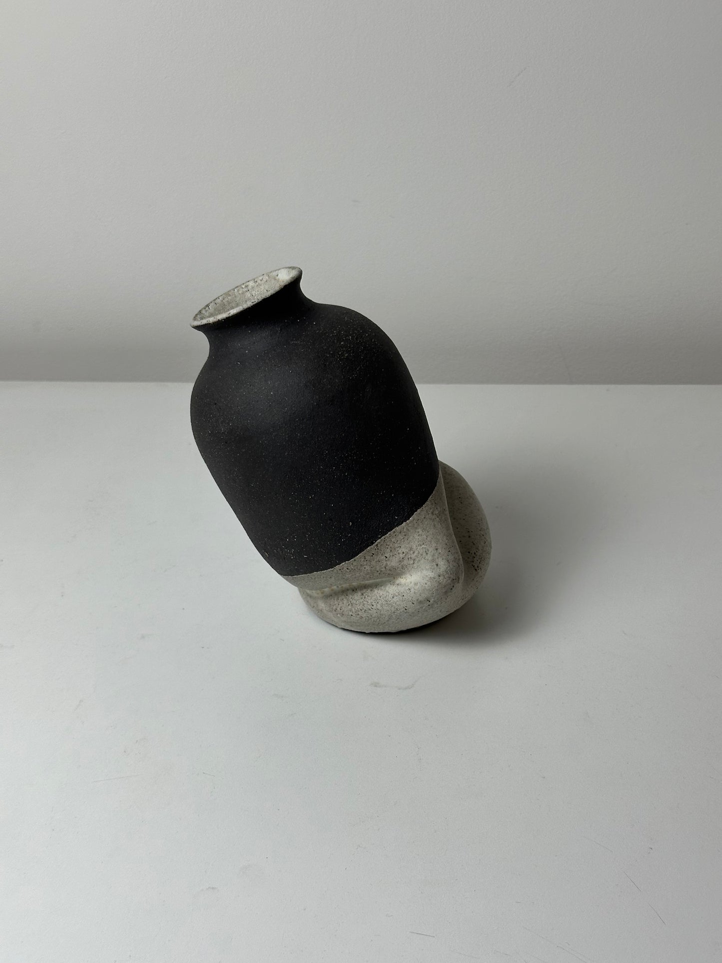 Warped Vase — Matte white #1 (Black clay)